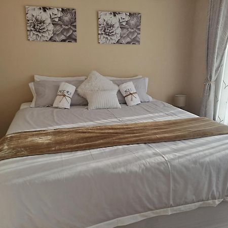 Elim Self Catering Apartment Fisherhaven Exterior photo