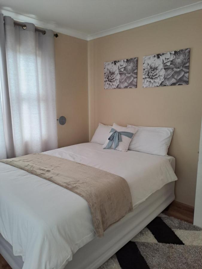 Elim Self Catering Apartment Fisherhaven Exterior photo